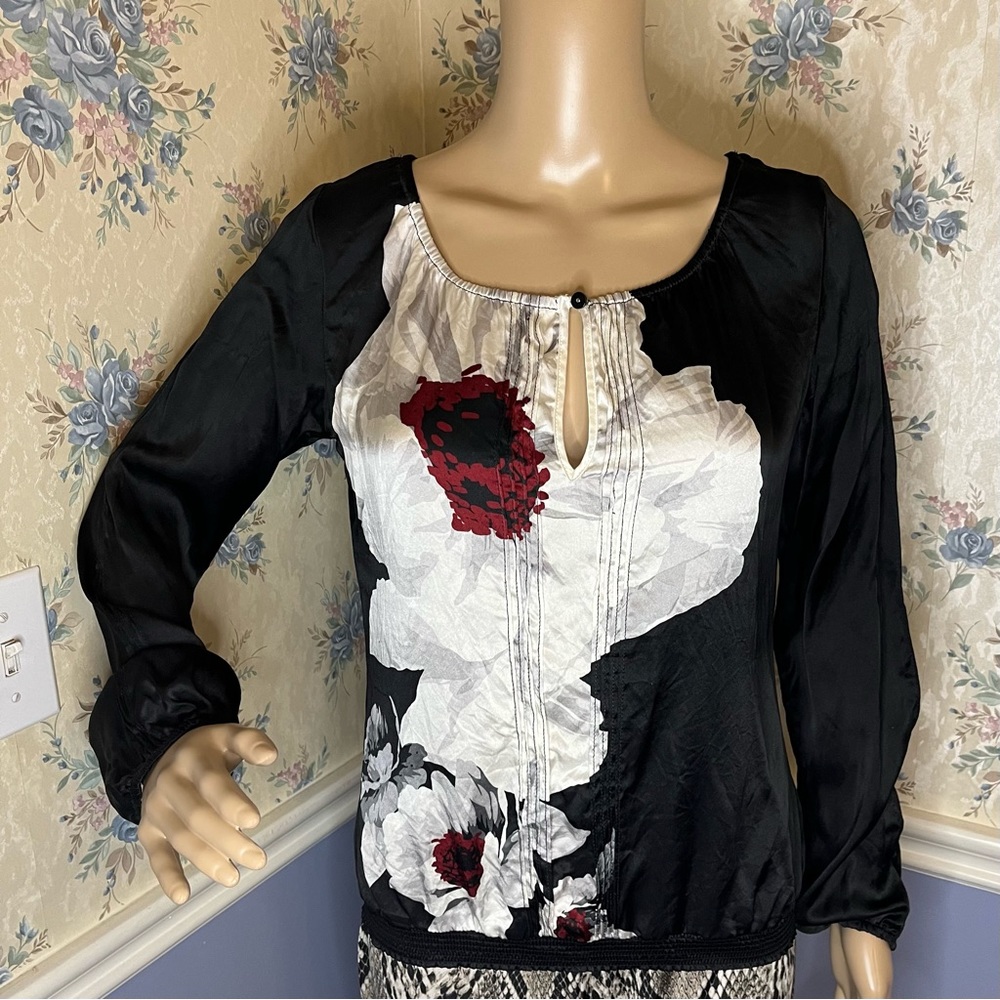 White House Black Market Silk Blouse / Black with Floral Design, Size XS